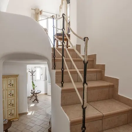 ミラボ ヴィラス フィロステファニ