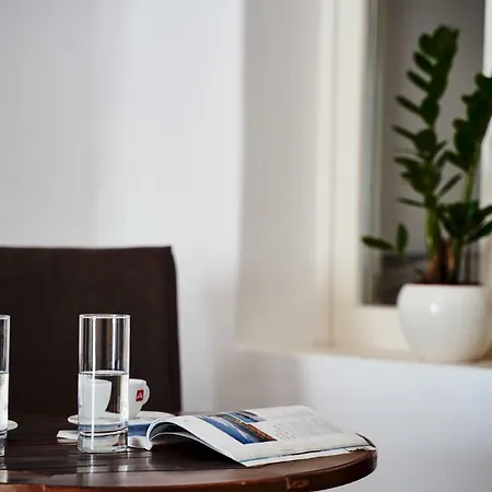 Mirabo (adults Only) * Φηροστεφάνι